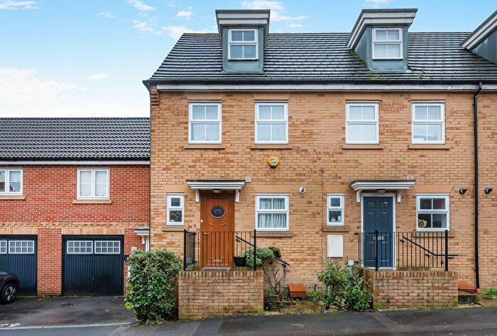 3 Bedroom End Terrace House For Sale In Lintham Drive, Bristol, Gloucestershire, BS15