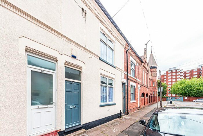 5 Bedroom Terraced House To Rent In Hazel Street, Leicester, LE2