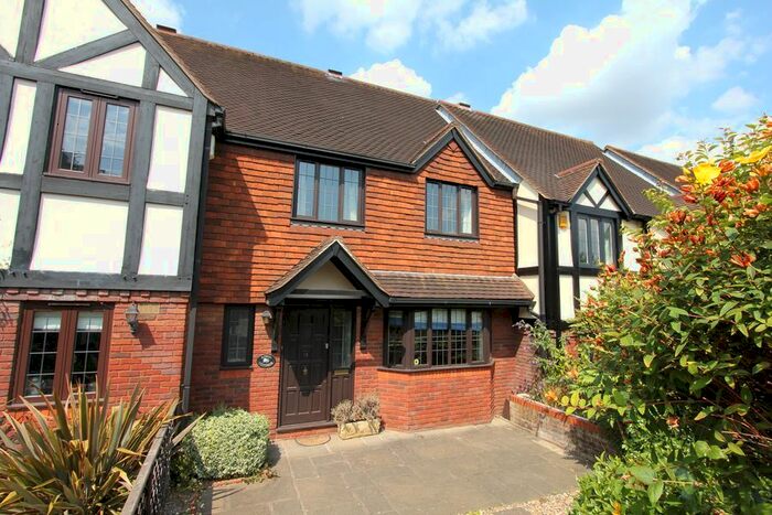 3 Bedroom Terraced House To Rent In South Park, Gerrards Cross SL9