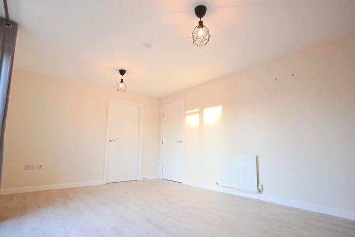 2 Bedroom Flat To Rent In Flaxmill Place, Bonnington, Edinburgh, EH6