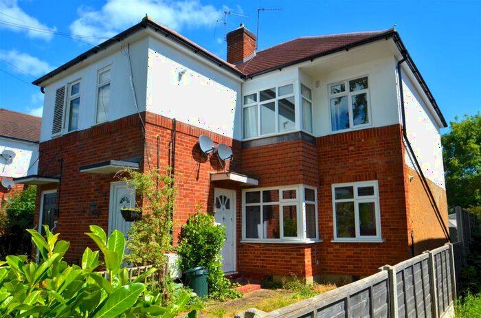 2 Bedroom Maisonette To Rent In Beechwood Avenue, Ruislip, HA4