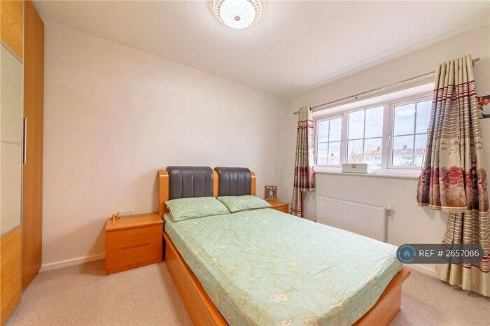 3 Bedroom Terraced House To Rent In Marunden Green, Slough, SL2