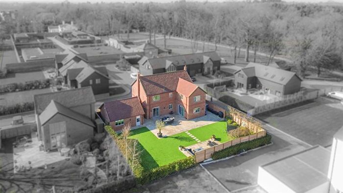 4 Bedroom Detached House For Sale In Coopers Lane, Northaw, Potters Bar, EN6