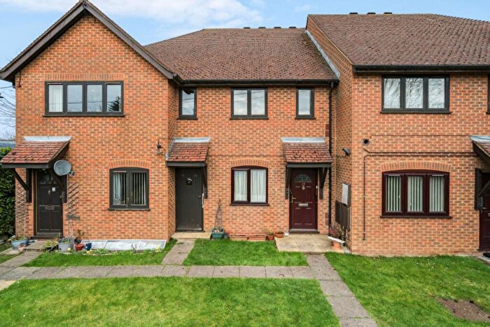 1 Bedroom Flat For Sale In Main Road, Naphill, HP14