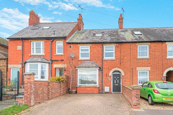 3 Bedroom Terraced House For Sale In Brooke Road, Oakham, LE15