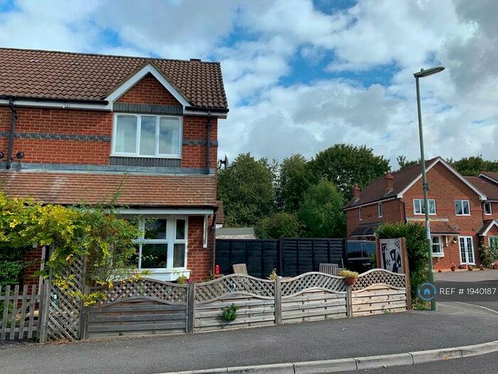 2 Bedroom Semi-Detached House To Rent In Birches Crest, Basingstoke, RG22