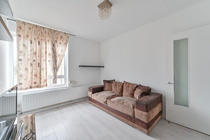 Flat For Sale In Grove Lane, London, SE5