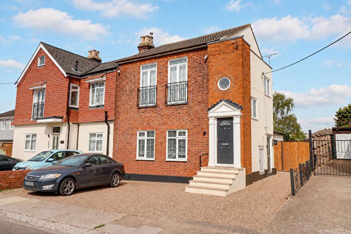 2 Bedroom Flat For Sale In Thundersley Park Road, Benfleet, Essex, SS7