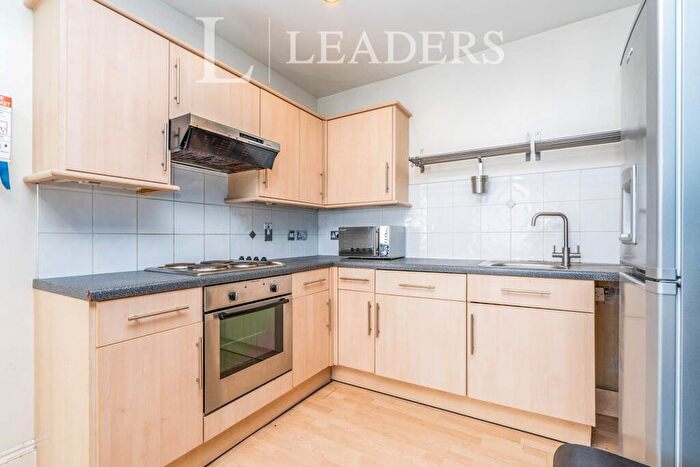 2 Bedroom Flat To Rent In Canute Castle, Royal Crescent Road, Southampton, SO14