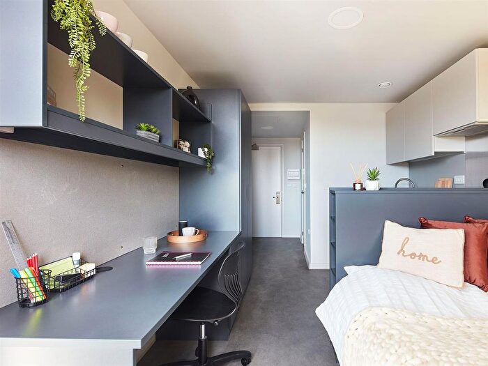 Studio To Rent In Lewes Road, Brighton, BN2