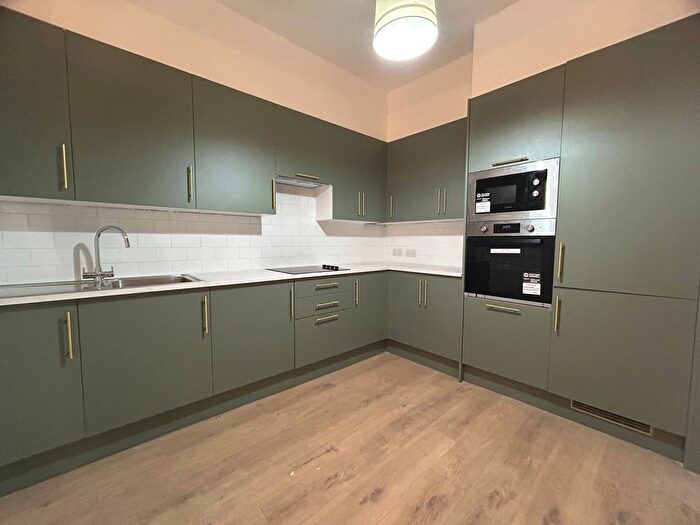4 Bedroom Property To Rent In Stoke Newington High Street, London, N16