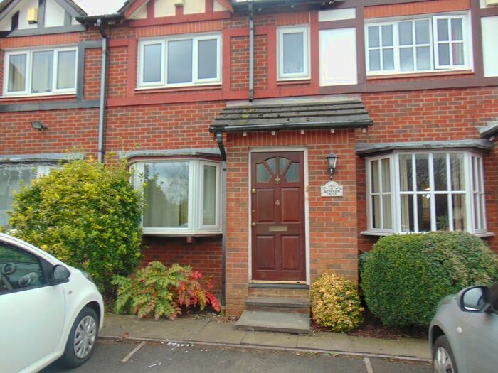 2 Bedroom Mews House To Rent In Renfrew Drive, Bolton, BL3