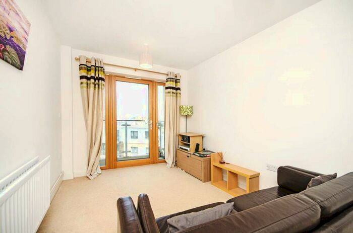 1 Bedroom Flat To Rent In Plough Close, Kensal Green, London, NW10