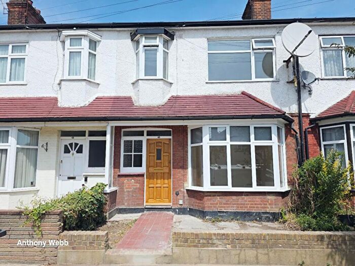 3 Bedroom House To Rent In Norman Avenue, Wood Green, N22