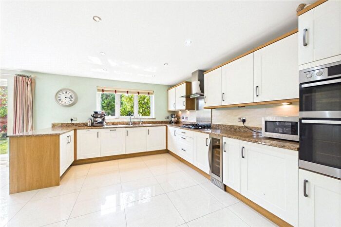 5 Bedroom Detached House To Rent In Elk Path, Three Mile Cross, Reading, Berkshire, RG7