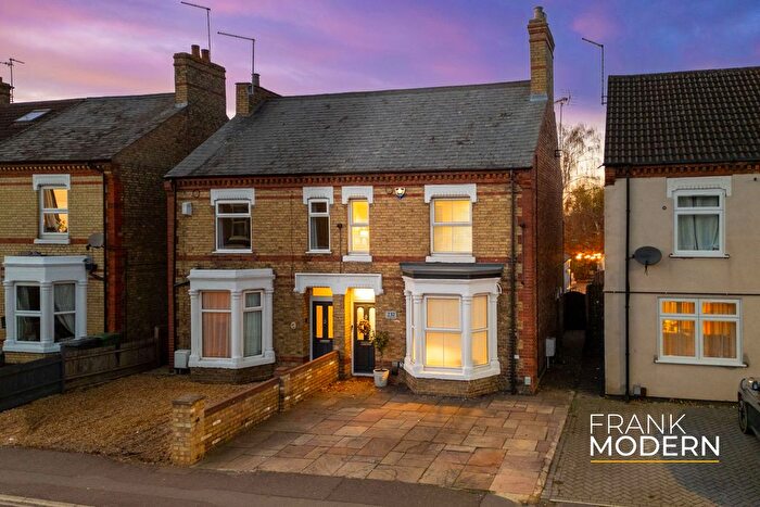 4 Bedroom Semi-Detached House For Sale In Oundle Road, Peterborough, PE2