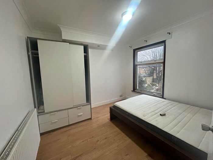 2 Bedroom Flat To Rent In Henley Road, Ilford, IG1