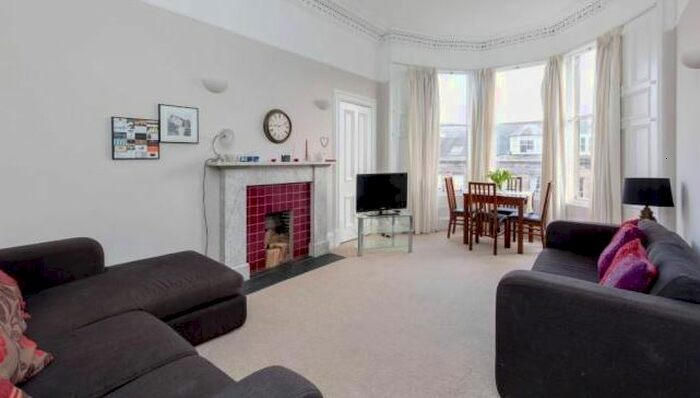 2 Bedroom Flat To Rent In Airlie Place, Edinburgh, EH3