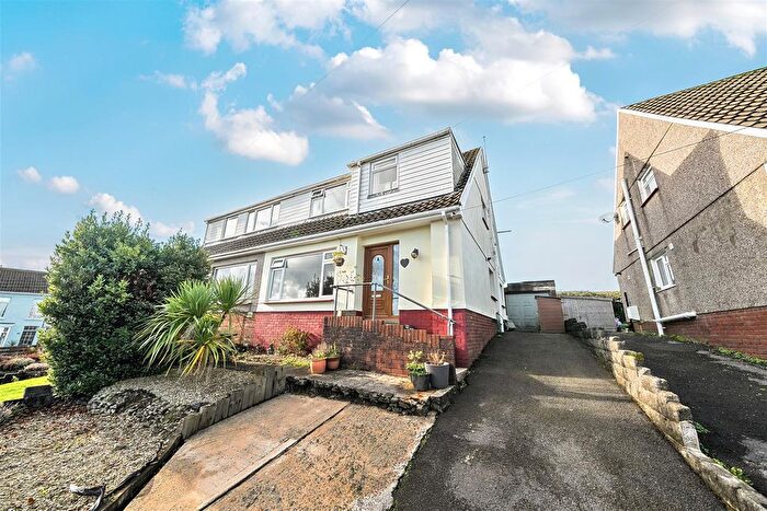3 Bedroom Semi-Detached House For Sale In Pen Y Fro, Dunvant, Swansea, SA2