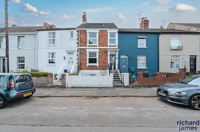 4 Bedroom Terraced House For Sale In Belle Vue Road, Old Town, Swindon, SN1