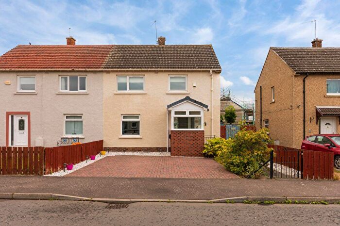 3 Bedroom Semi-detached Villa For Sale In Stanley Avenue, Bilston, EH25
