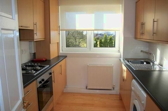 2 Bedroom Flat To Rent In High Meadow, Carluke, ML8