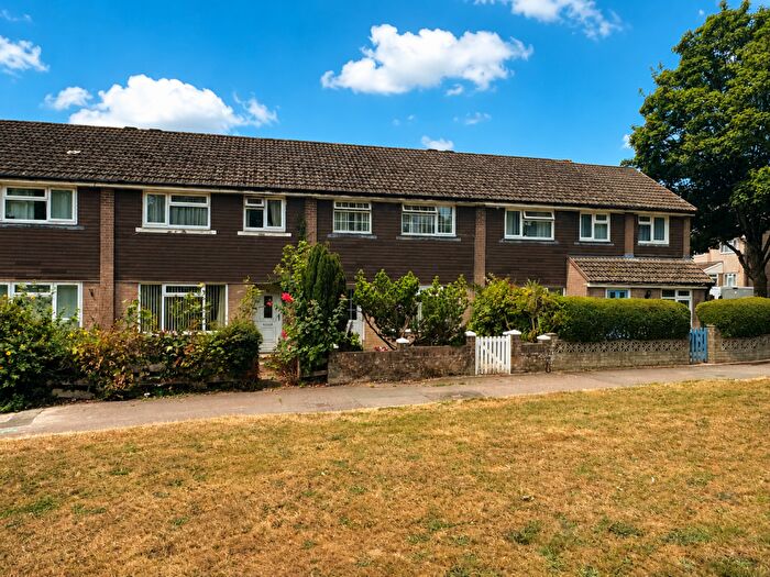 3 Bedroom Terraced House For Sale In Mathew Walk, Cardiff, CF5