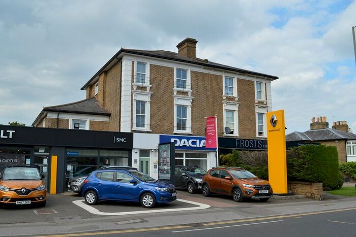 2 Bedroom Flat To Rent In Oatlands Drive, Weybridge, KT13