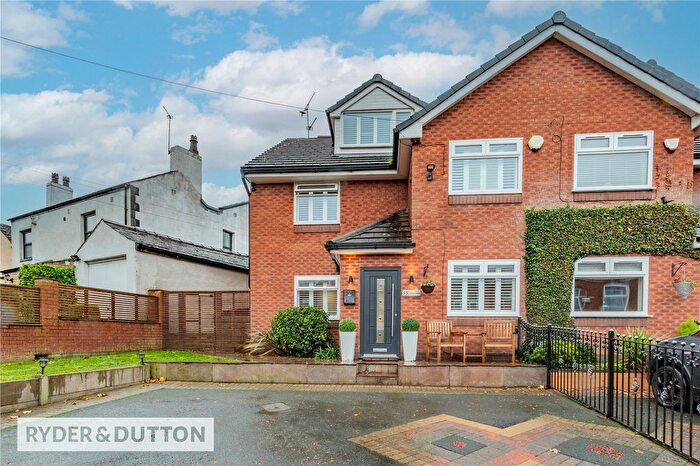 4 Bedroom Semi Detached House For Sale In Albert Street, Chadderton, Oldham, OL9