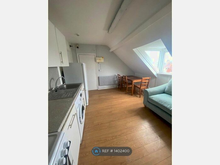 1 Bedroom Flat To Rent In Marlborough Avenue, Hull, HU5