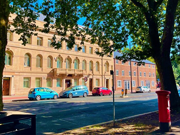 2 Bedroom Flat To Rent In Rockingham House, Bennetthorpe, Doncaster, DN2