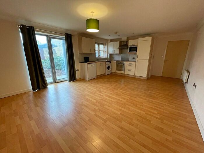 2 Bedroom Flat To Rent In Sheepen Place, Colchester, CO3