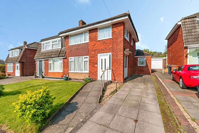 3 Bedroom Semi-Detached House For Sale In School Walk, Chase Terrace, Burntwood, WS7