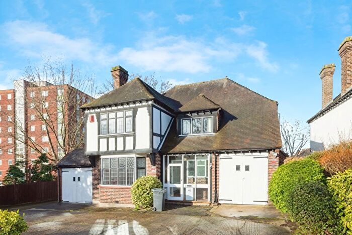 5 Bedroom Detached House For Sale In Southend Road, Beckenham, BR3