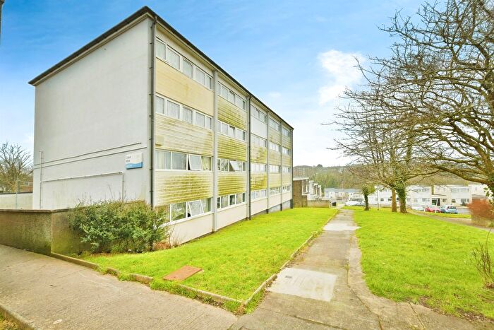 3 Bedroom Maisonette For Sale In Lizard Walk, Plymouth, PL6