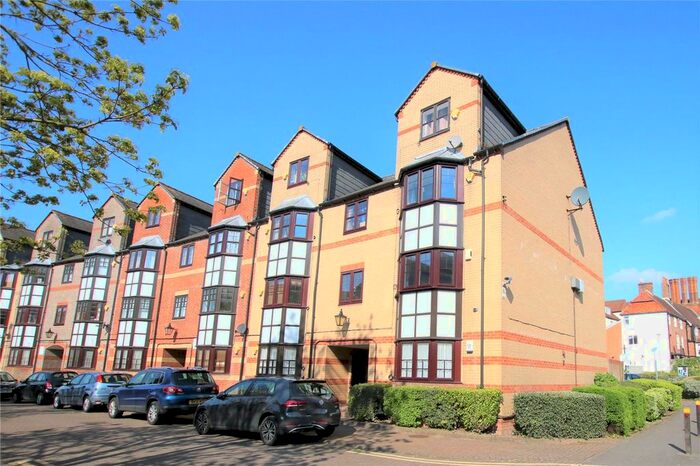1 Bedroom Flat To Rent In Maltings Place, Reading, Berkshire, RG1