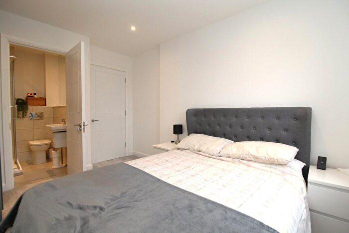2 Bedroom Apartment For Sale In Leys Avenue, Letchworth Garden City, SG6