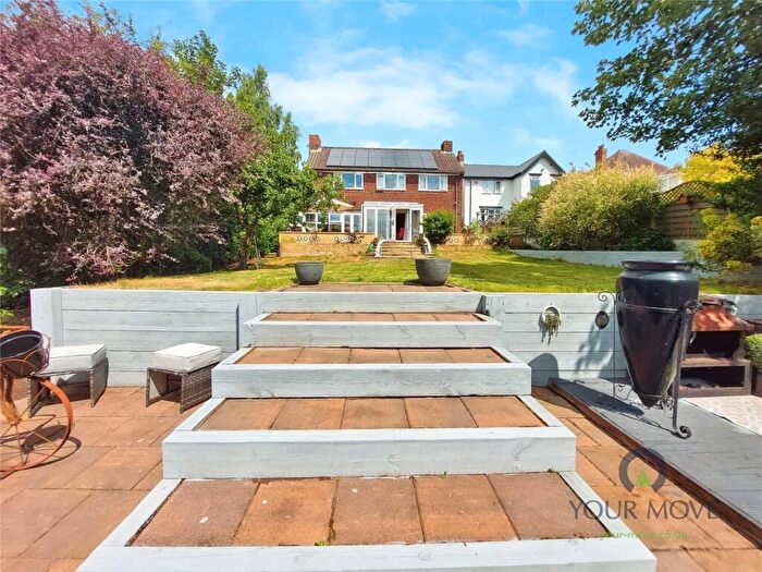 3 Bedroom Detached House For Sale In Himley Avenue, Dudley, West Midlands, DY1
