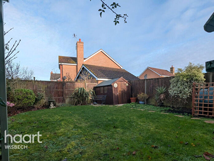 3 Bedroom Semi-Detached House For Sale In Oxfield Drive, Gorefield, PE13