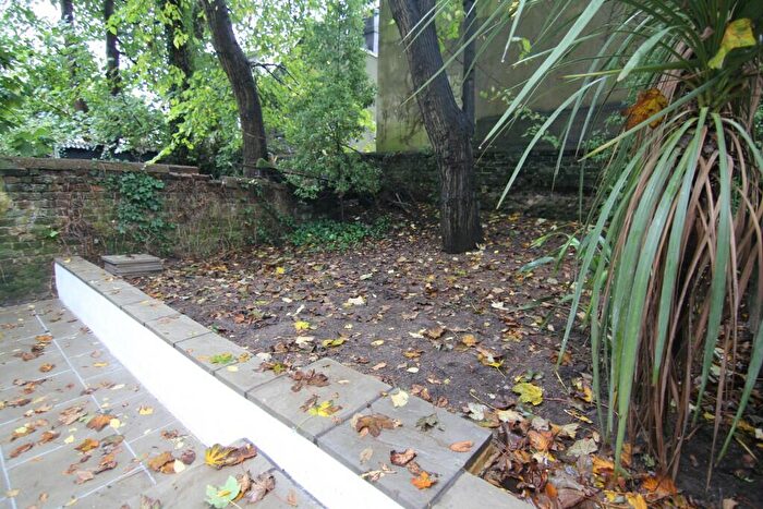 2 Bedroom Flat To Rent In Clarendon Villas, Hove, East Sussex, BN3