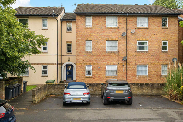 2 Bedroom Flat For Sale In Westbourne Drive, Forest Hill, London, SE23