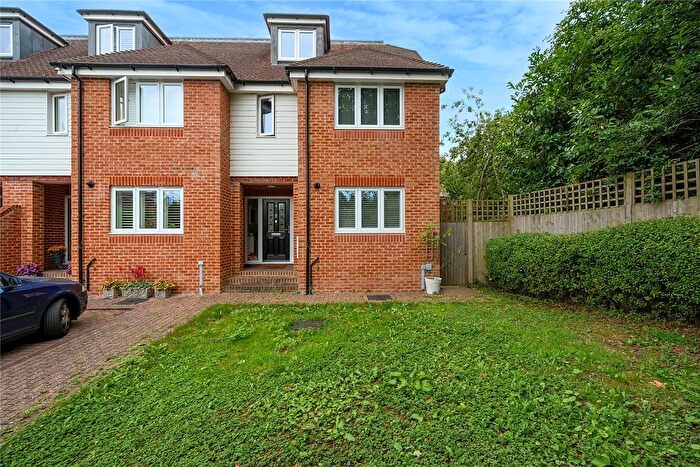 4 Bedroom End Of Terrace House For Sale In Laurel Bank Close, Biggin Hill, Westerham, TN16