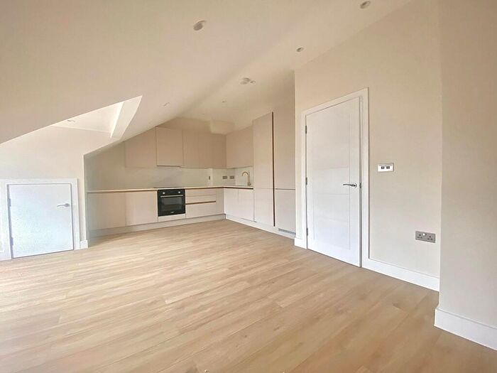 2 Bedroom Flat To Rent In Chichele Road, Brent, NW2