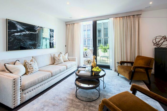 3 Bedroom Flat To Rent In Charles Clowes Walk, London, SW11