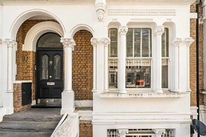 2 Bedroom Flat For Sale In Sinclair Road, Brook Green, W14