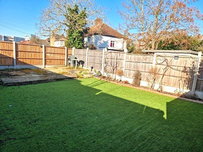 Studio To Rent In Fotheringham Road, Enfield, EN1