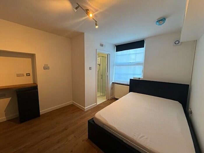 Apartment To Rent In Camlan Road, BR1