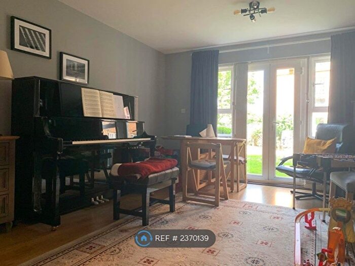 1 Bedroom Flat To Rent In Geneva Court, London, NW9