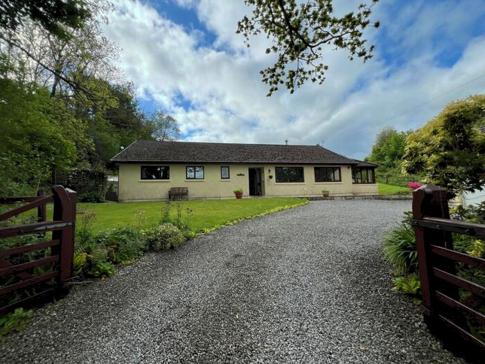 4 Bedroom Bungalow For Sale In Capel Isaac, Llandeilo, SA19