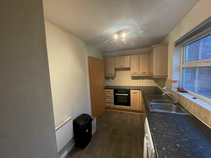 2 Bedroom Apartment To Rent In Gadbury Fold, Atherton, M46